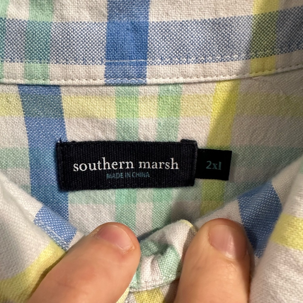 EUC Men’s Southern Marsh Button down shirt